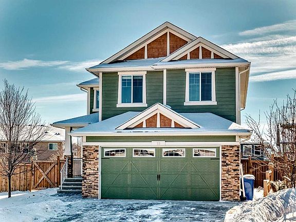 3rd image of 18 N Mount Rae Pl