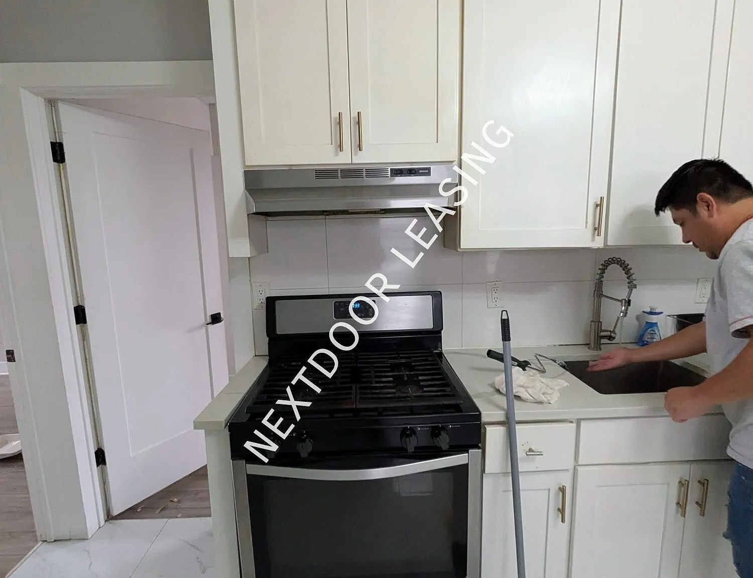 484 Kennedy Blvd — Photo 1