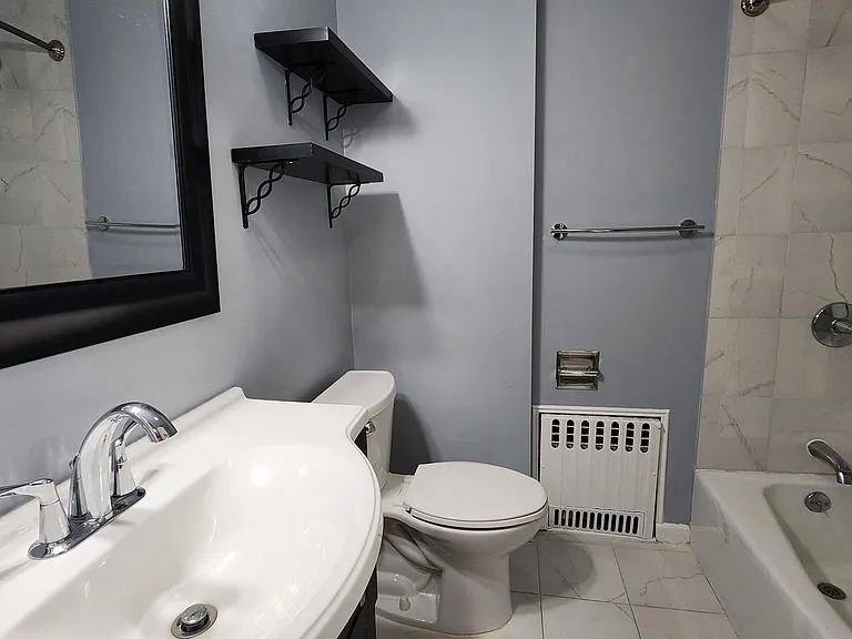 60 Houston Ter — Photo 14