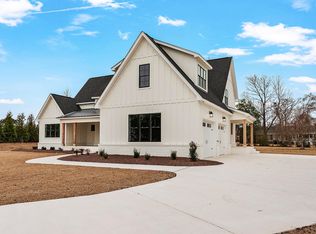 2827 Landing Cir, Grimesland, NC 27837