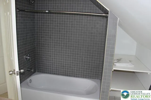 38 W Union Blvd #3 — Photo 17
