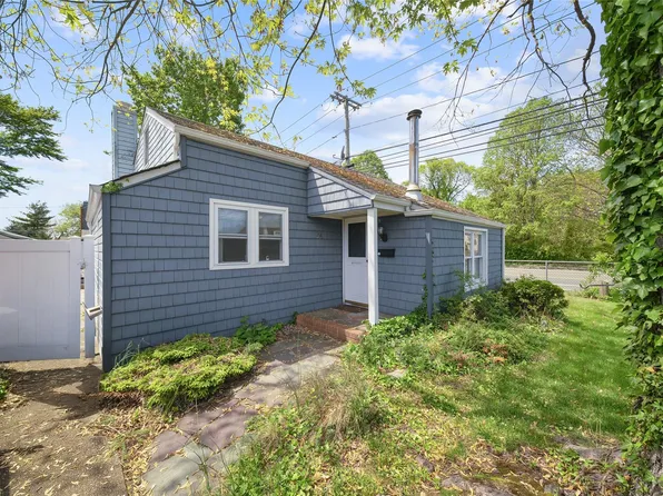96 Pardee Avenue, Islip, NY 11751