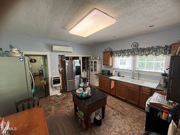 4th image of 5912 Dunbar Rd