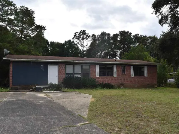 6571 Cedar St, Milton, FL 32570