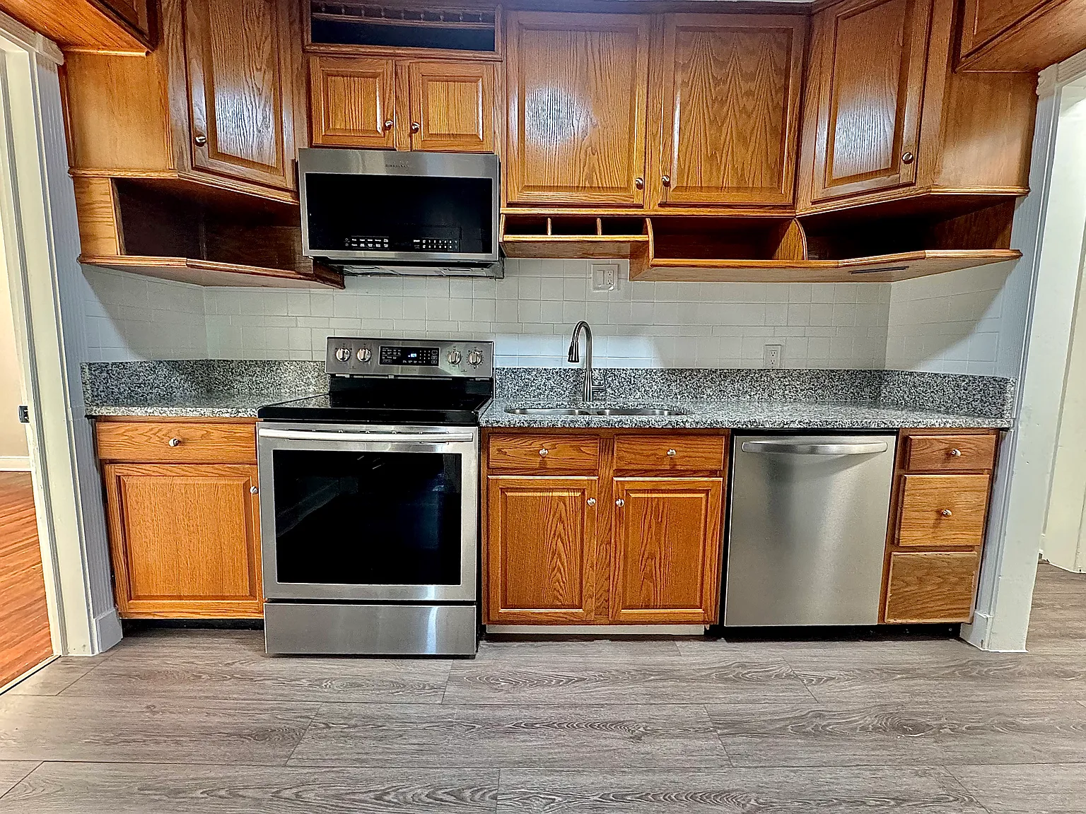 3 bed, 1200 sqft, $1,895 — Photo 2