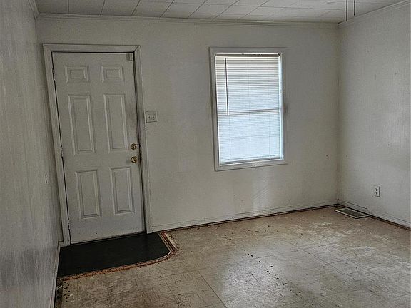 3rd image of 9825 Balboa Dr