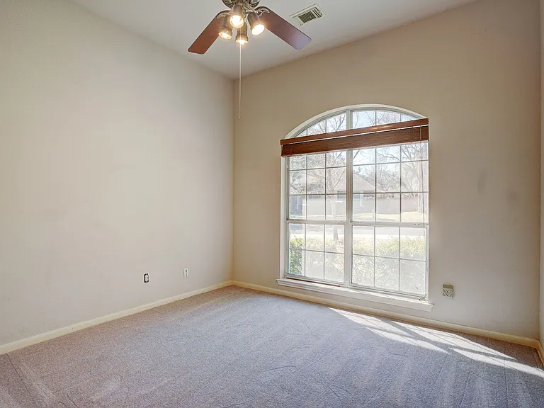 9137 Fainwood Ln — Photo 40