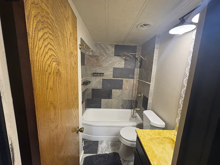 1407 Colonneh — Photo 15