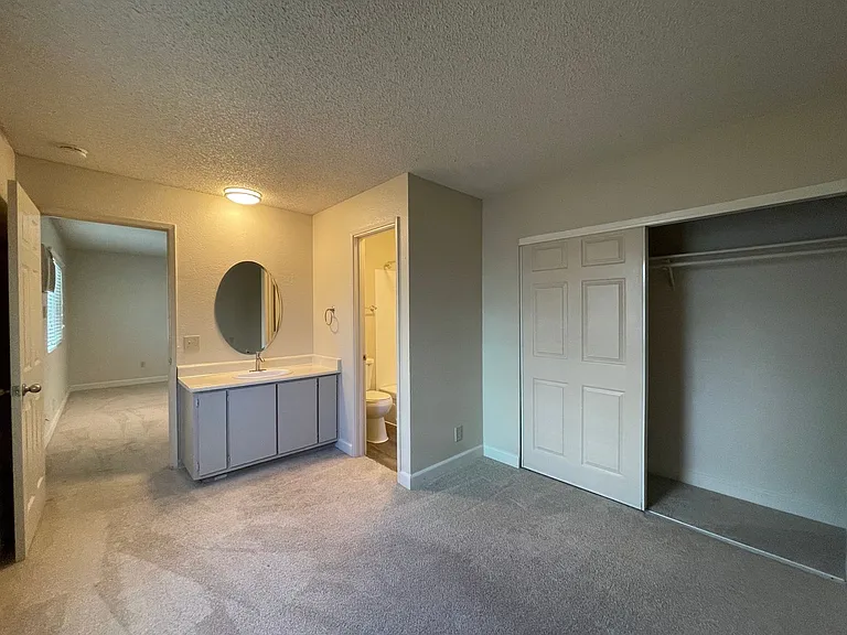 Boutique Apartments in Boulevard Park, Includes Gated, Covered Parking! — Photo 13