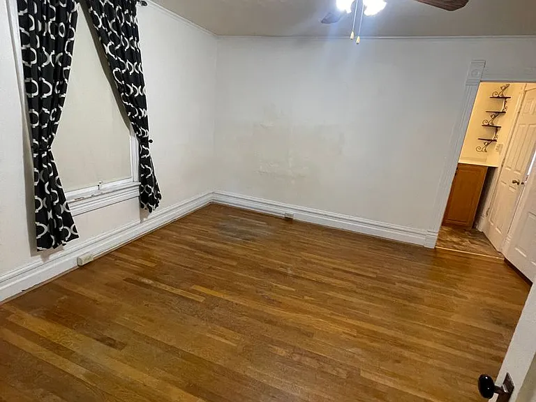 327 N Alabama St — Photo 21