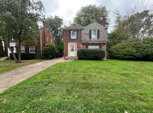 1705 Bournemouth Rd, Grosse Pointe Woods, MI 48236