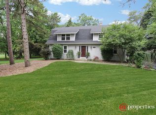 216 Roberts Rd, Inverness, IL 60010