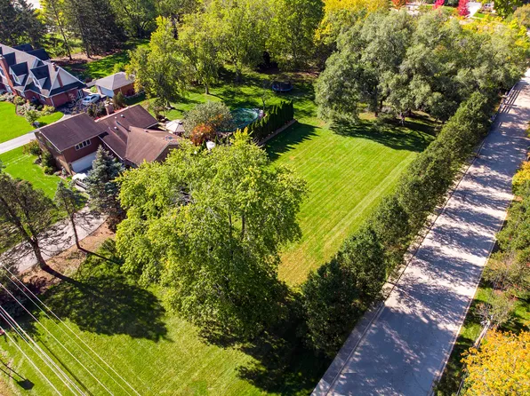 8100 Wolf Rd, Willowbrook, IL 60527