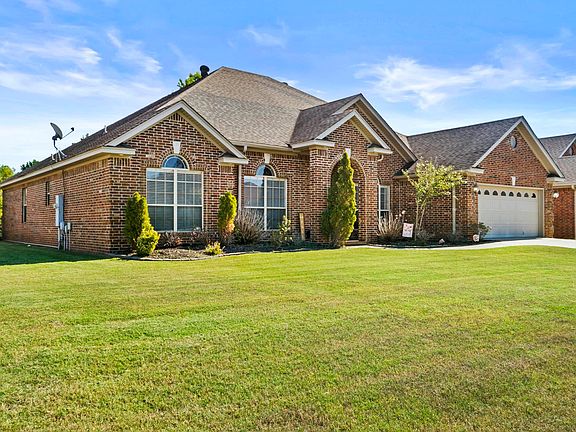 2nd image of 323 Maranes Cir