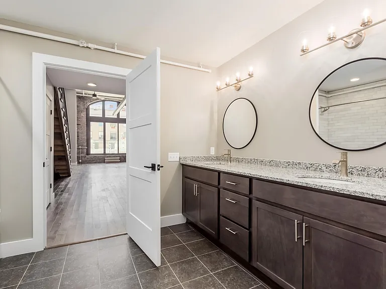 44 N High St #3B — Photo 10