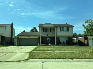 33661 Sebastian Lane Dr, Sterling Heights, MI 48312