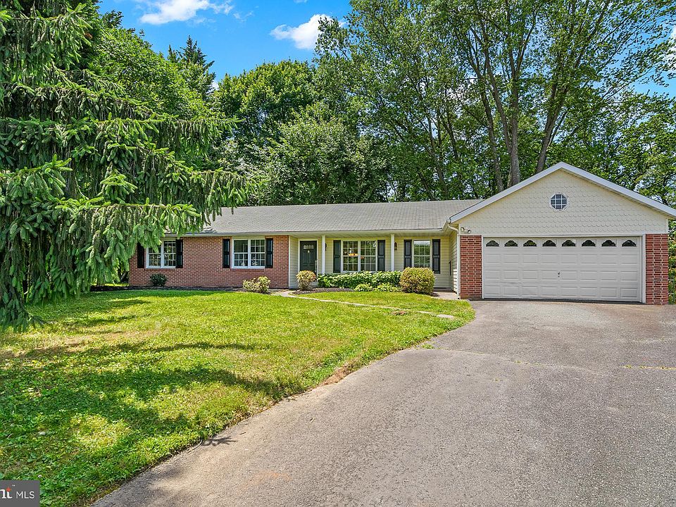 1st image of 7 Glenora Pl