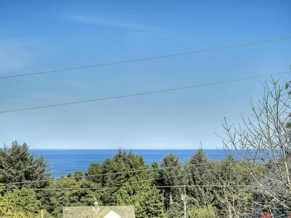 470 Overlook Dr, Yachats, OR 97498