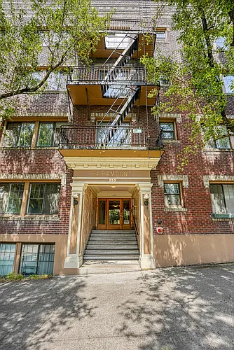 Historic Paramount Apartments Photo 1