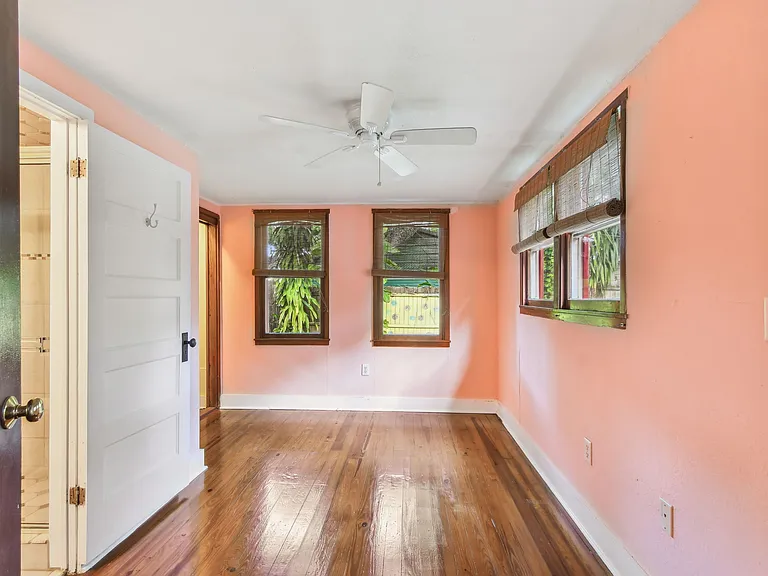 618 Louden Ave — Photo 29