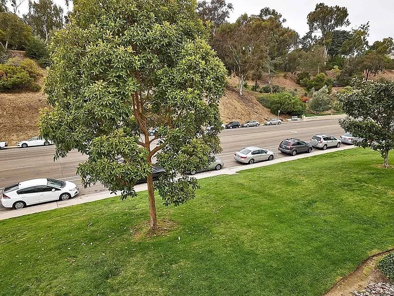 8811 Gilman Dr #A — Photo 22