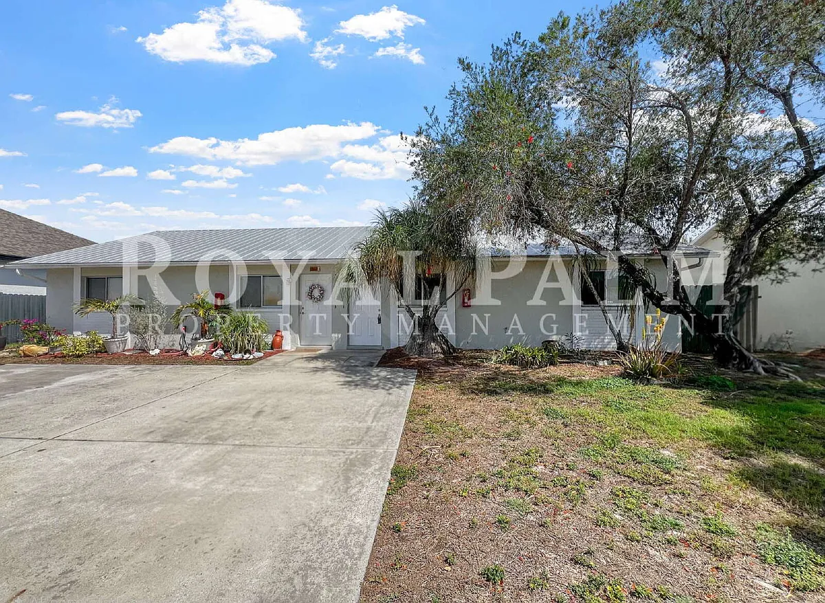 Building Photo - 17435 Barbara Dr