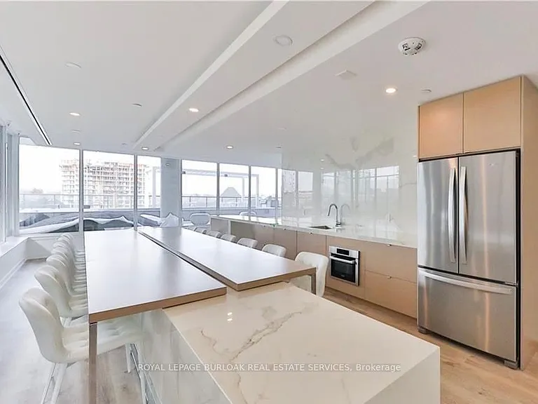 370 Martha St #212 — Photo 8