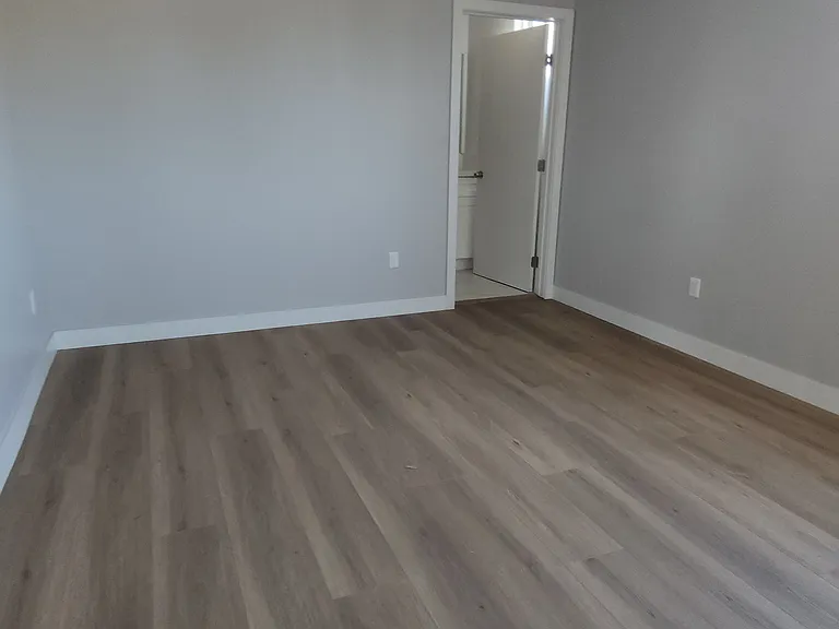 2401 S Redondo Blvd #B — Photo 18