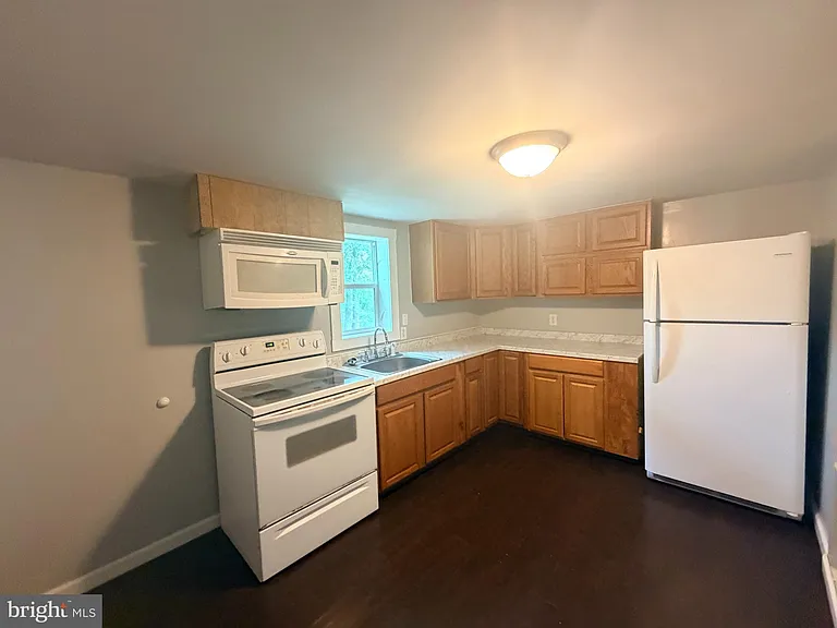 125 E Main St — Photo 27