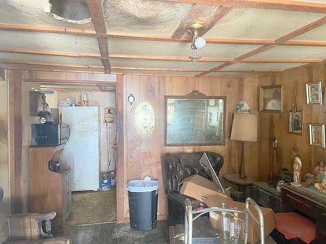 2nd image of 3064 Sylvan Rd