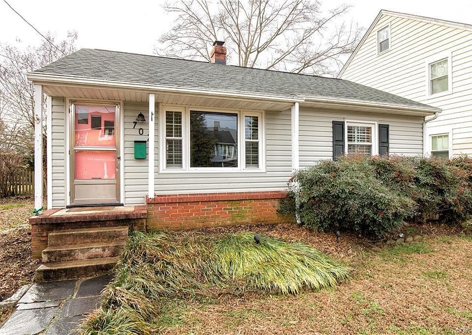 1st image of 702 W 32nd St