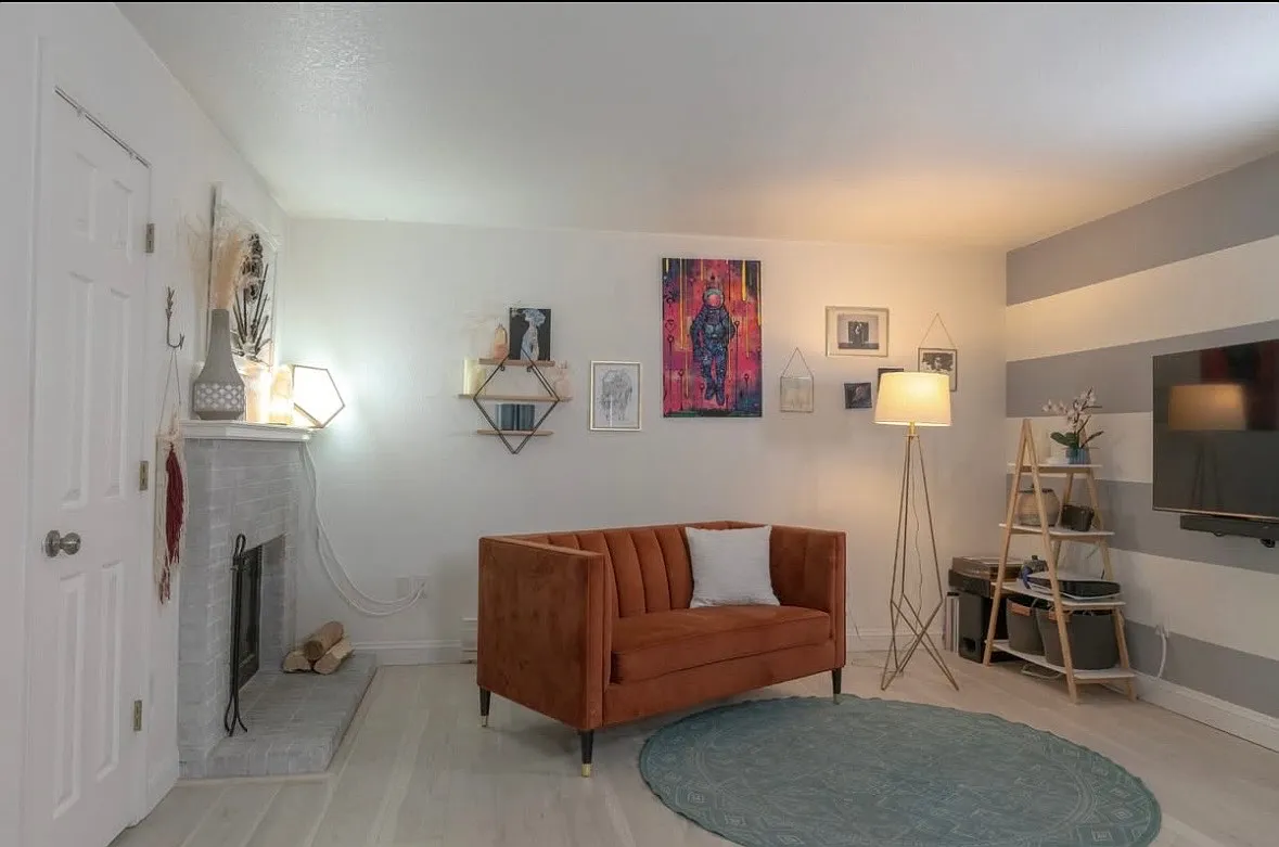 1209 W Plum St — Photo 3