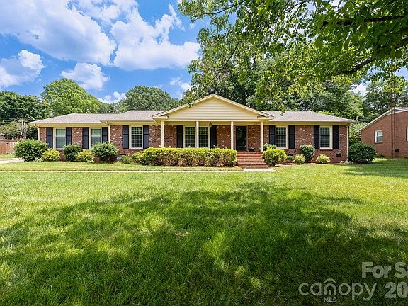 2nd image of 5022 Cheviot Rd