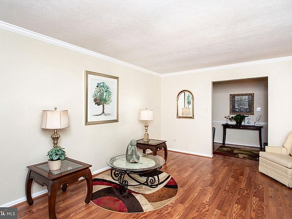4th image of 6975 Ellenwood Ct