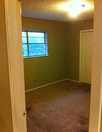 2nd image of 501 Parkway Dr