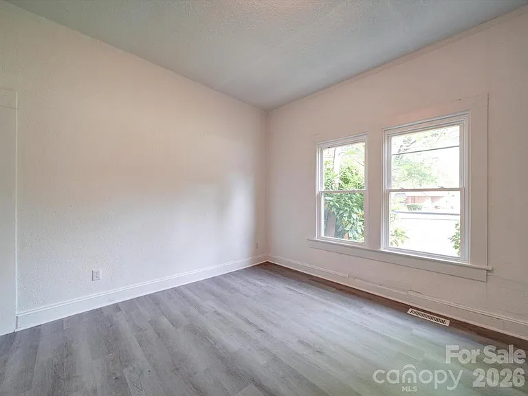 720 S Main St — Photo 18