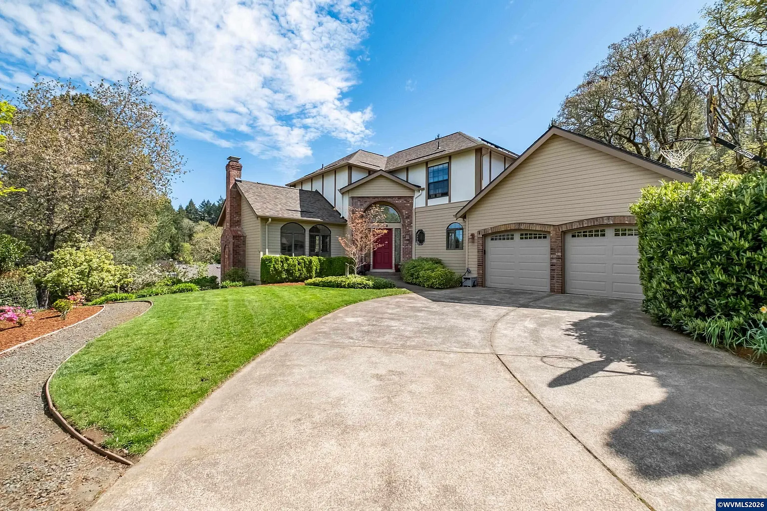 2153 NW Kari Pl photo 1