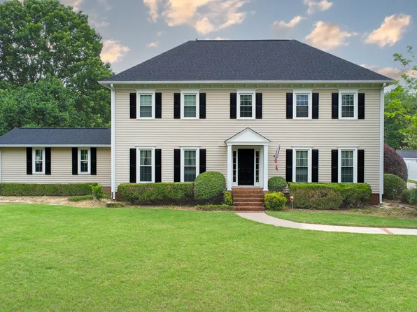 1904 Kingston Ct, Dalton, GA 30720