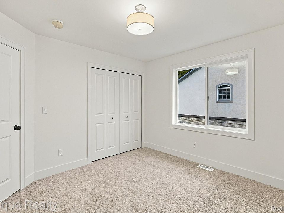 831 Goodale Ave, photo 26