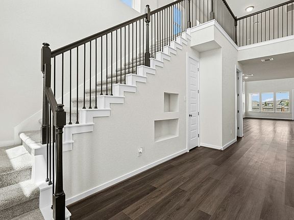 4th image of 125 Cintilar St
