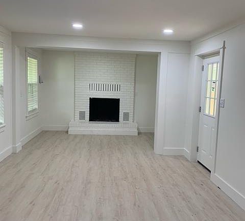 Kitchen breakfast area
