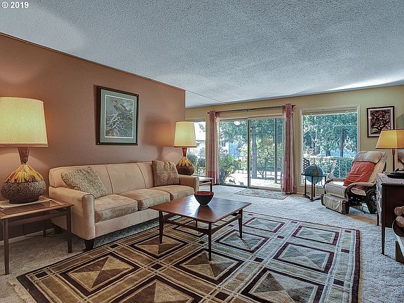 5th image of 1400 SE Lava Dr APT 21