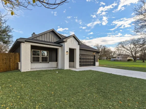 529 Berke St, Newark, TX 76071