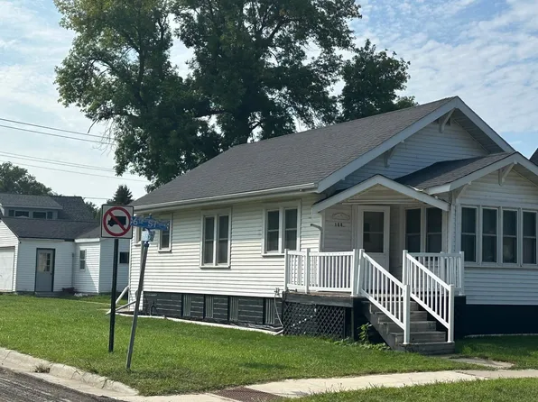 190 6th St, Dawson, MN 56232