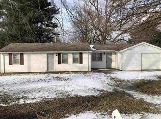 26425 Lakeview Dr, South Bend, IN 46619