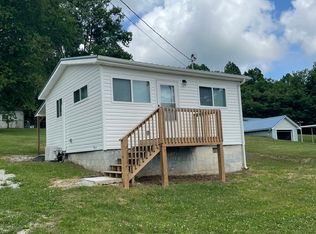621 Russell Ave, Harriman, TN 37748
