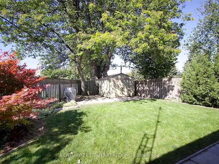 38 Rochman Blvd — Photo 8