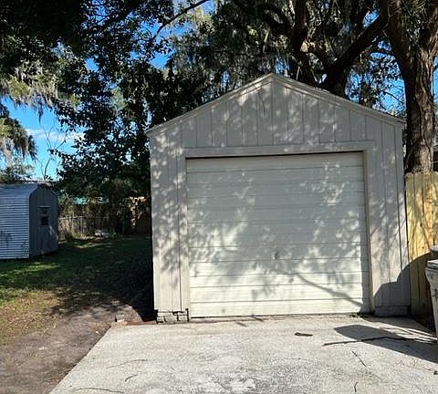 4th image of 2825 Lake Shore Blvd