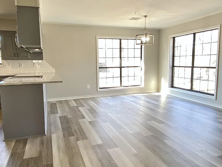 206 Stonecliff Dr — Photo 8