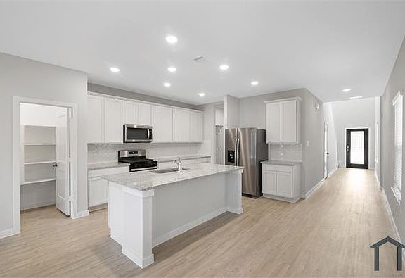 3rd image of 5723 Quest Valley Dr